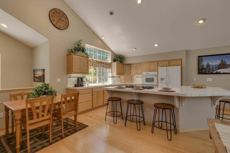 Oak Ridge Retreat - South Lake Tahoe, California