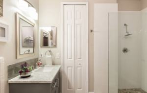 Disney 9 Bedroom Lakeside Villa - Kissimmee, Florida