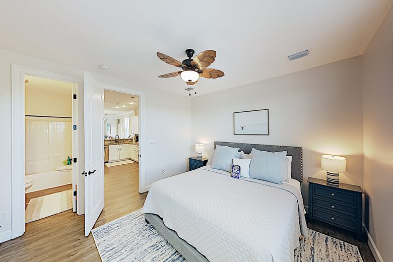 Marathon Caye Canal House - Marathon, Florida