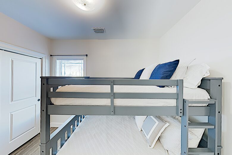 Marathon Caye Canal House - Marathon, Florida