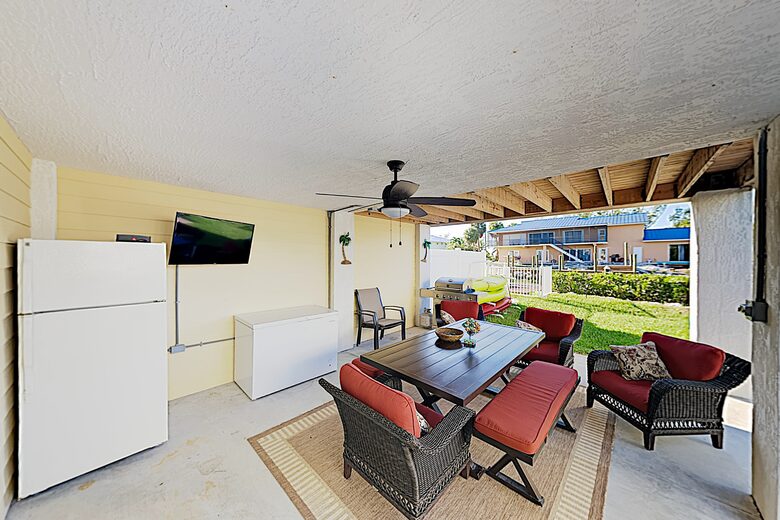 Marathon Caye Canal House - Marathon, Florida