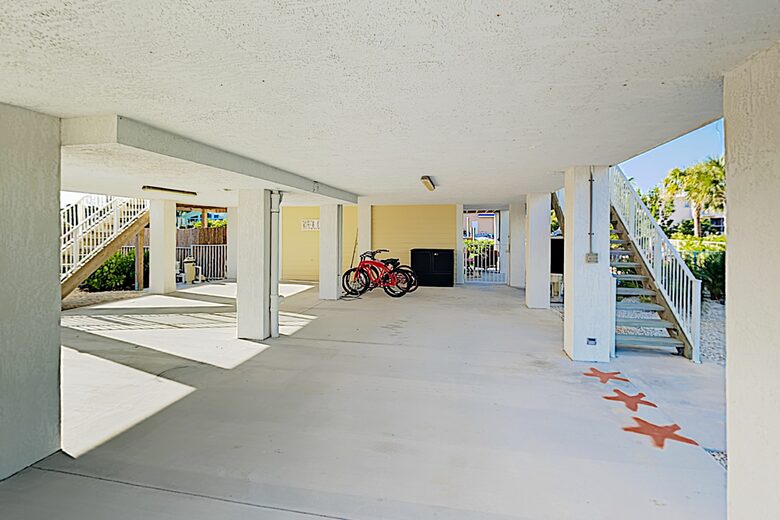 Marathon Caye Canal House - Marathon, Florida