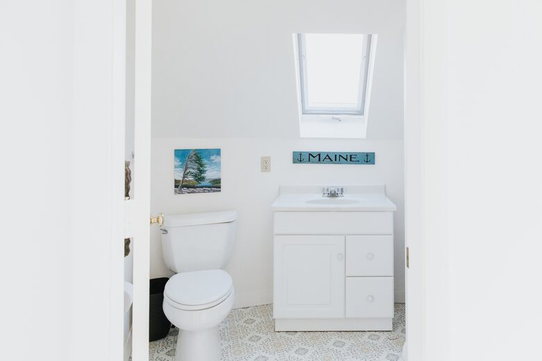 Modern Oceanfront Cottage - Boothbay, Maine