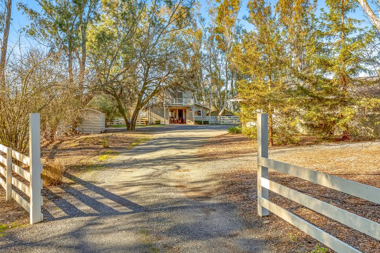 Gorgeous Wine Country Home w/ Pool, Hot Tub & Barn - Sonoma, California