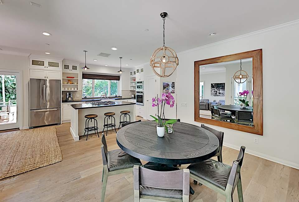 Luxe Compound w/ Spa & Casita – Walk to Beach - Montecito, California