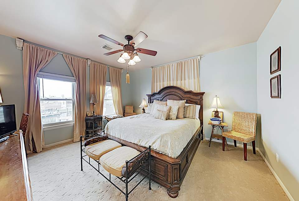 Bayfront Home w/ Deck & Fishing Pier - Hitchcock, Texas
