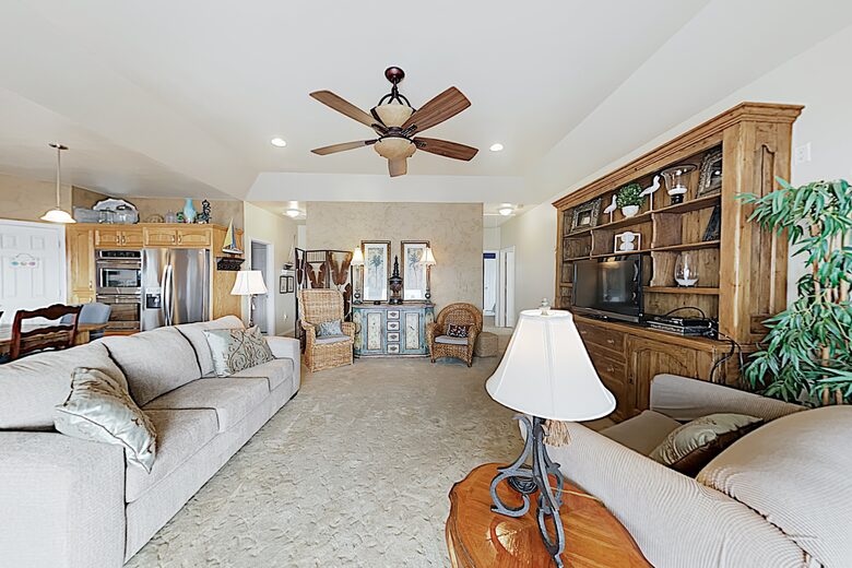 Bayfront Home w/ Deck & Fishing Pier - Hitchcock, Texas