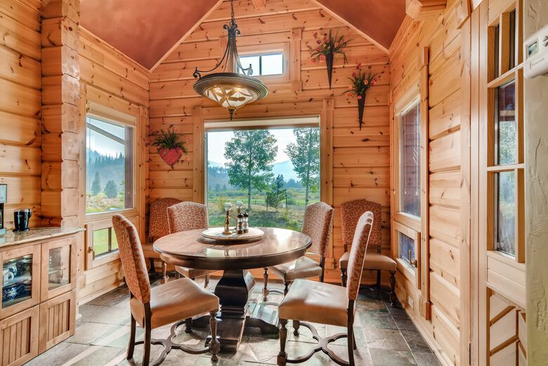 Luxe Estate with Hot Tub, Theater & Chef's Kitchen - Breckenridge, Colorado