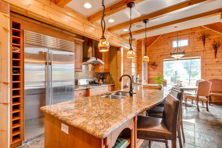 Luxe Estate with Hot Tub, Theater & Chef's Kitchen - Breckenridge, Colorado