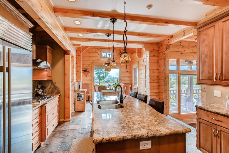 Luxe Estate with Hot Tub, Theater & Chef's Kitchen - Breckenridge, Colorado
