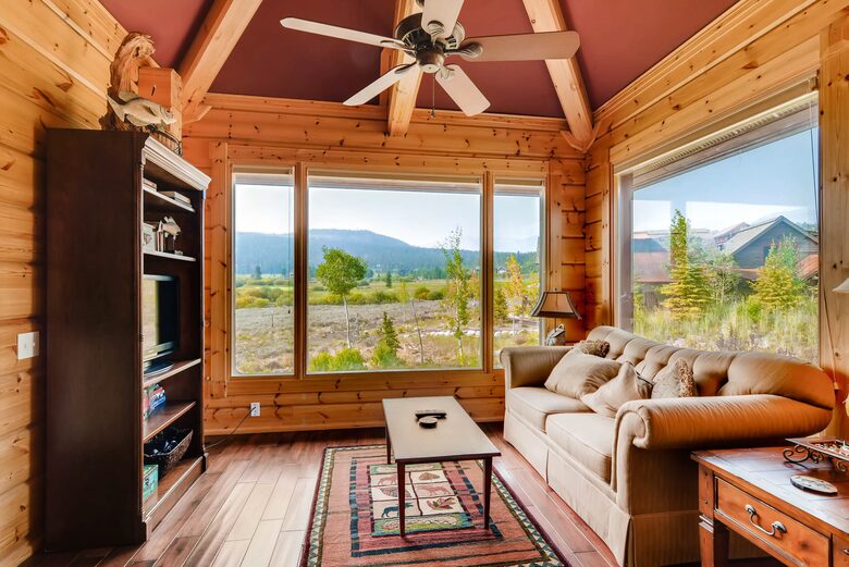 Luxe Estate with Hot Tub, Theater & Chef's Kitchen - Breckenridge, Colorado