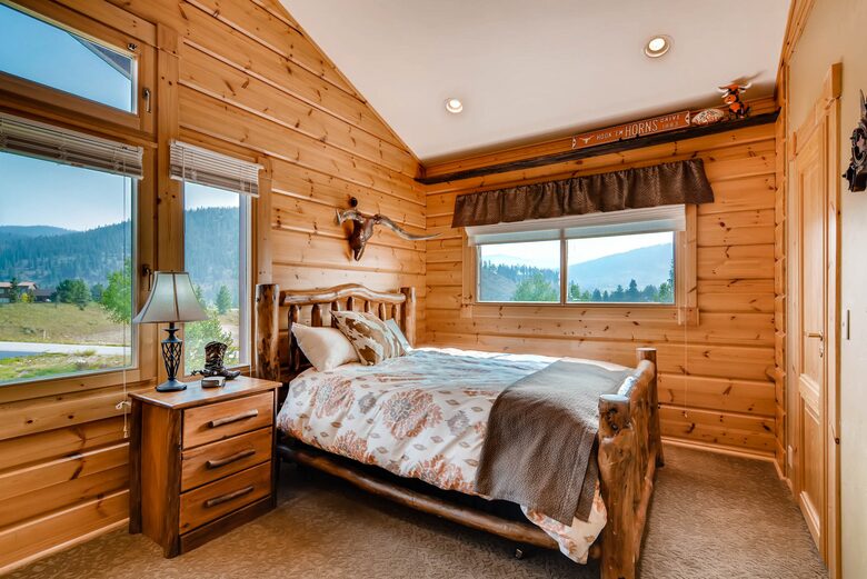 Luxe Estate with Hot Tub, Theater & Chef's Kitchen - Breckenridge, Colorado