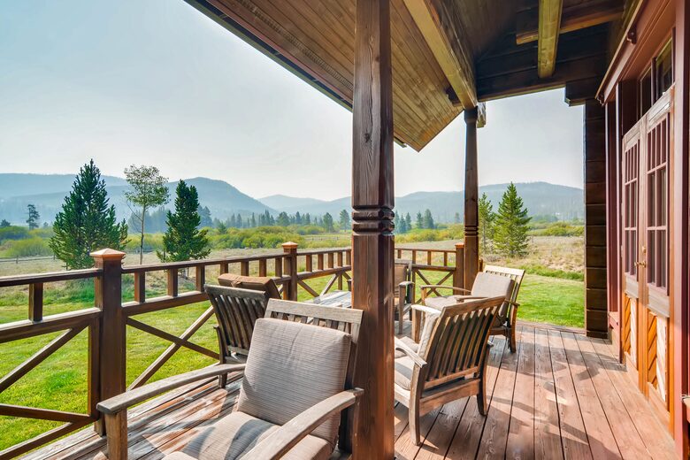 Luxe Estate with Hot Tub, Theater & Chef's Kitchen - Breckenridge, Colorado