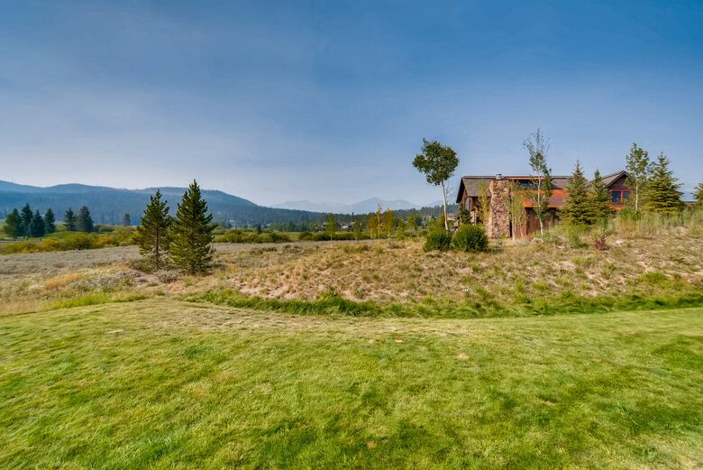 Luxe Estate with Hot Tub, Theater & Chef's Kitchen - Breckenridge, Colorado