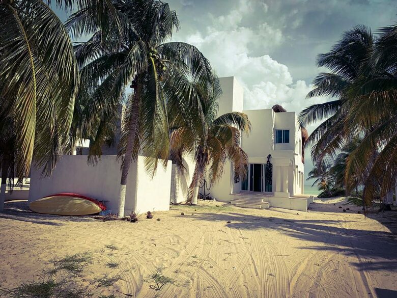 Beach front house with pool in Yucatan - Chicxulub Puerto, Mexico
