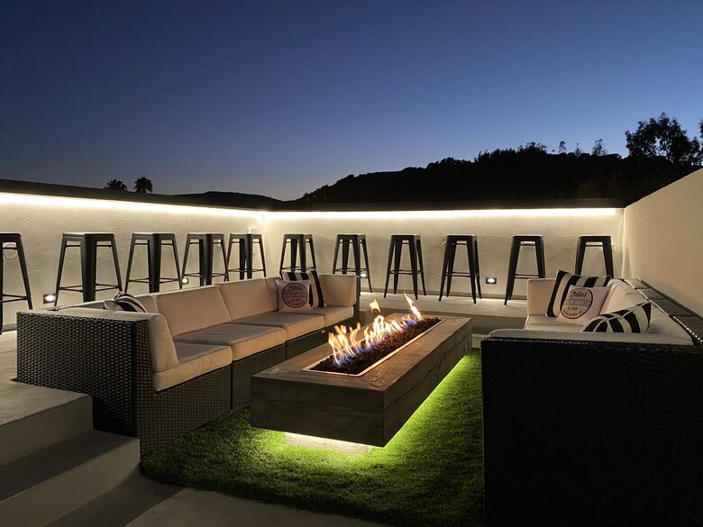 Cobbo's Beach House | With hot tubs, views, and just steps to the beach! - Avila Beach, California