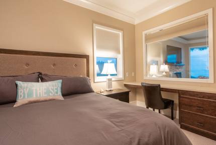 SookePoint 2-Bedroom Ocean Cottage - Sooke, Canada