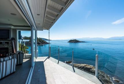 SookePoint 2-Bedroom Ocean Cottage - Sooke, Canada