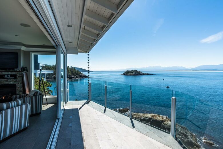 SookePoint 2-Bedroom Ocean Cottage - Sooke, Canada