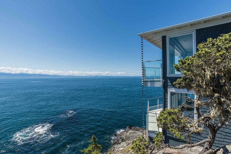SookePoint 2-Bedroom Ocean Cottage - Sooke, Canada