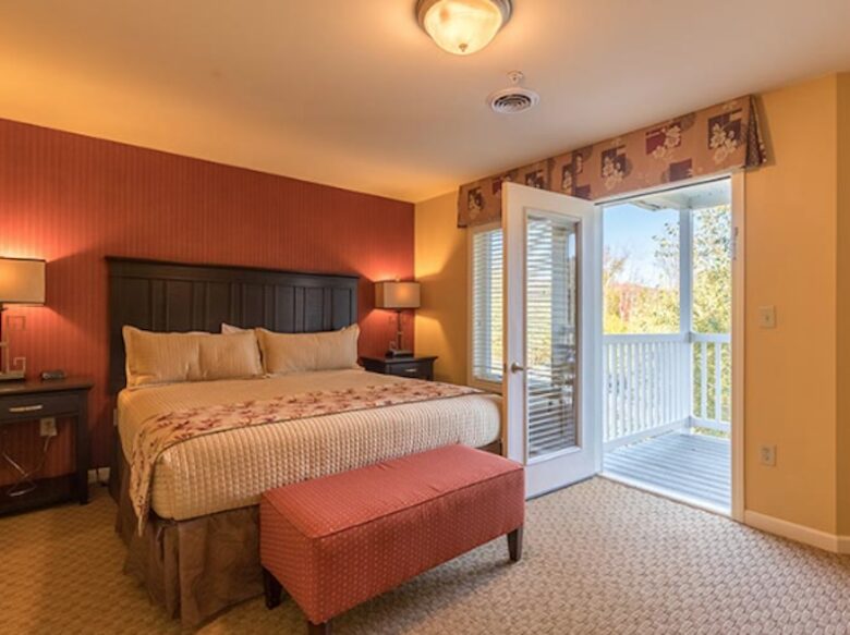 Berkshires 2 Bedroom Family Friendly Residence - Hancock, Massachusetts
