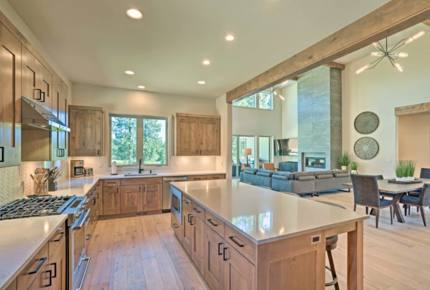 Beautiful New Bend Home - Close to it All! - Bend, Oregon