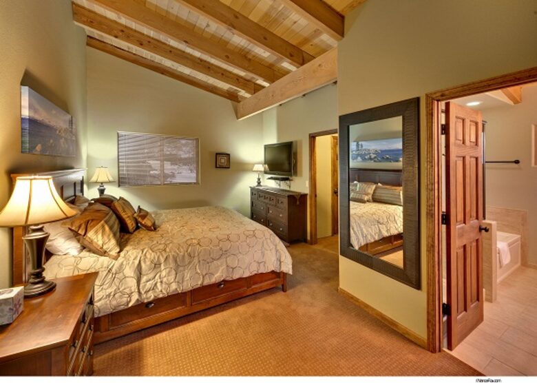 Heavenly Tahoe Lakeview Mountain Home - Stateline, Nevada