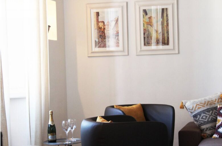 Chic Apartment Steps from the Duomo - Florence - Florence, Italy