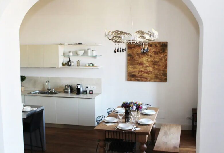 Chic Apartment Steps from the Duomo - Florence - Florence, Italy