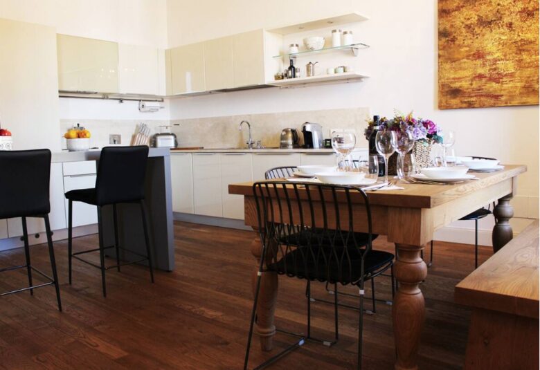 Chic Apartment Steps from the Duomo - Florence - Florence, Italy