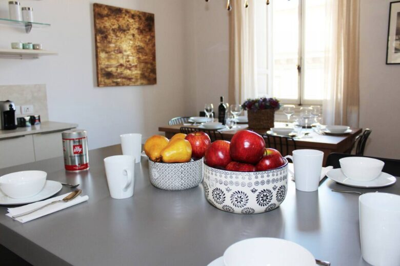 Chic Apartment Steps from the Duomo - Florence - Florence, Italy