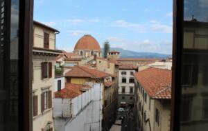 Chic Apartment Steps from the Duomo - Florence - Florence, Italy