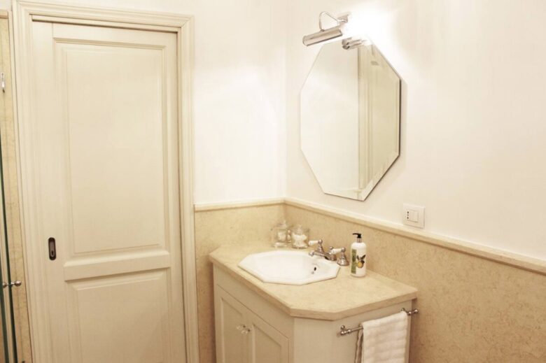 Chic Apartment Steps from the Duomo - Florence - Florence, Italy