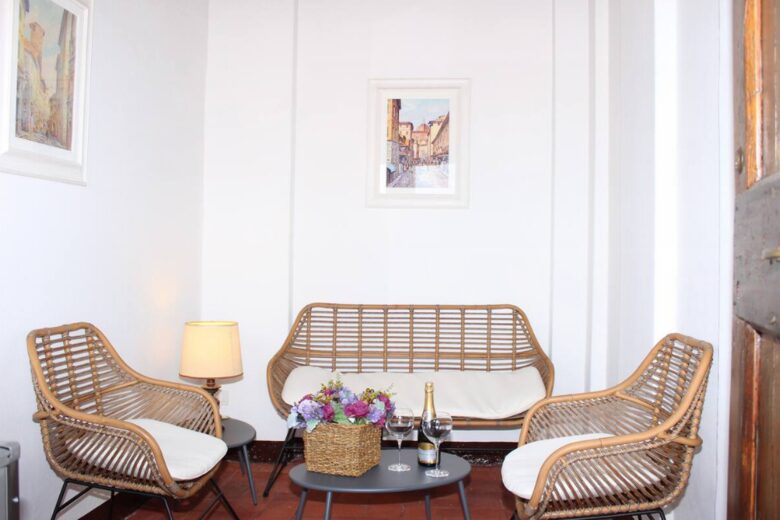 Chic Apartment Steps from the Duomo - Florence - Florence, Italy
