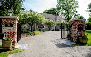 Luxury Berkshire Country Estate on 21 Acres - Pittsfield, Massachusetts