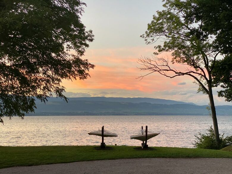 Lake Geneva frontlake House & Private Beach - Nernier, France
