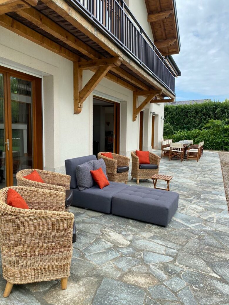 Lake Geneva frontlake House & Private Beach - Nernier, France