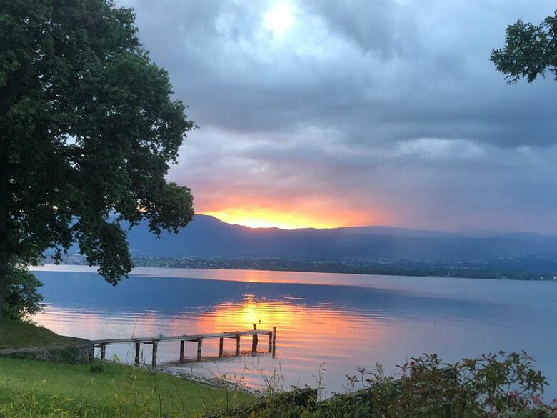 Lake Geneva frontlake House & Private Beach - Nernier, France