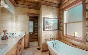 Black Forest Cabin - Leavenworth, Washington