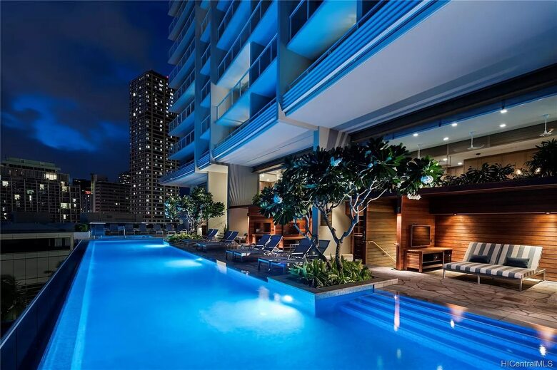 Ritz Carlton Waikiki - Honolulu, Hawaii