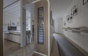 Elegant 5th Arrondissement Apartment (R)