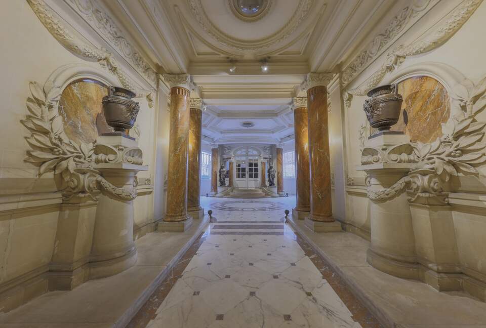 Elegant 5th Arrondissement Apartment (R) - Paris, France