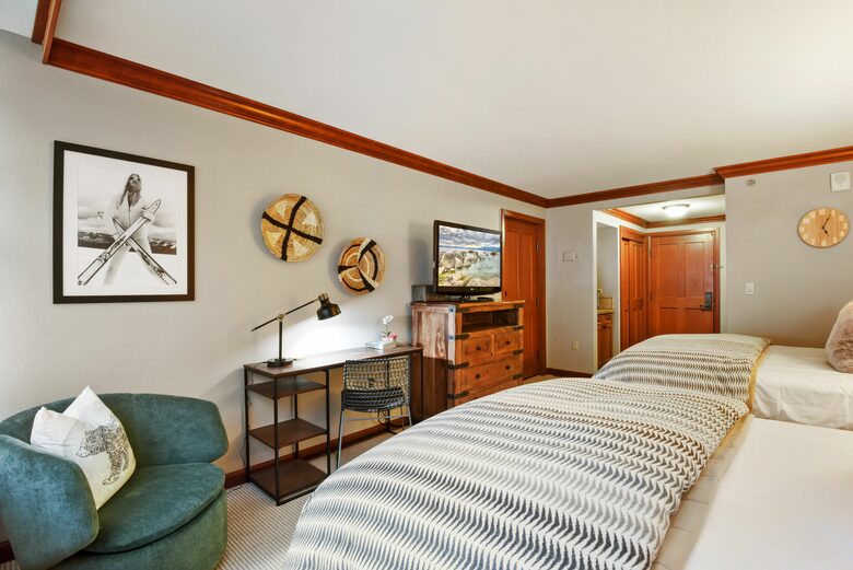 Ski-in/out - Everline Resort (formerly Resort at Squaw Creek) - Olympic Valley, California