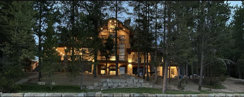 Bill's Island Waterfront Cabin - Island Park, Idaho
