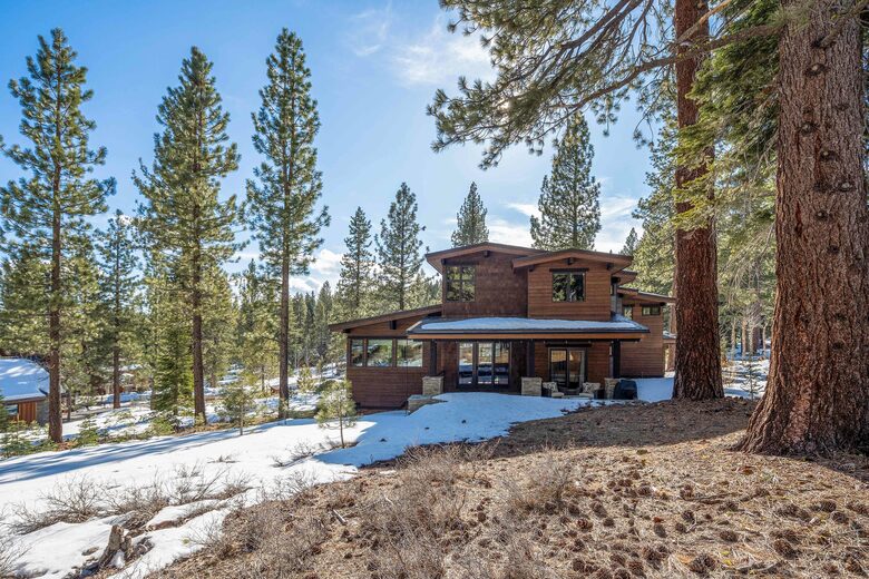 Lavish & Modern Alpine Escape | Near Golf & Skiing - Truckee, California