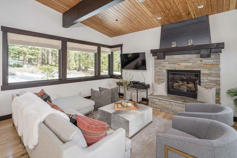 Lavish & Modern Alpine Escape | Near Golf & Skiing - Truckee, California