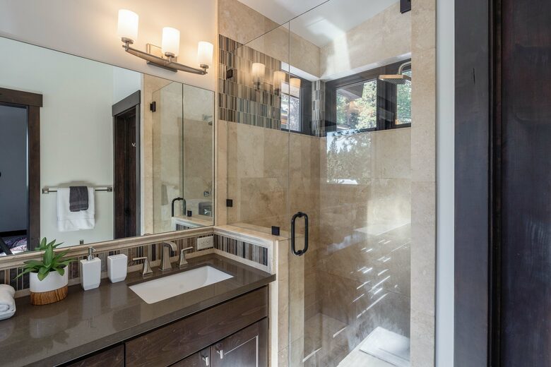 Lavish & Modern Alpine Escape | Near Golf & Skiing - Truckee, California