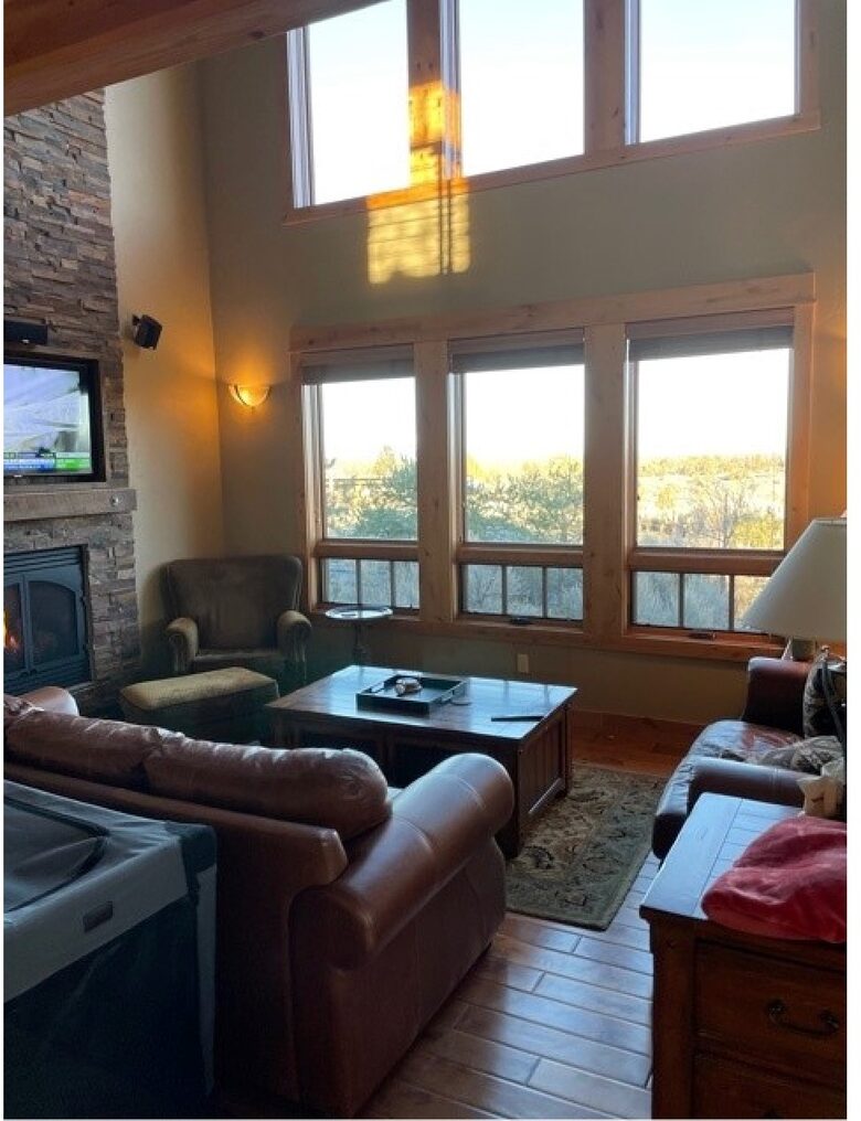 Sage Canyon Luxury 2BR Cabin - Powell Butte, Oregon