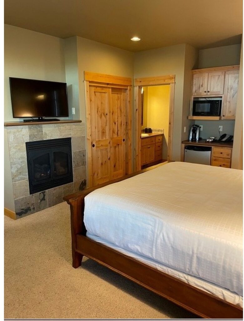 Sage Canyon Luxury 2BR Cabin - Powell Butte, Oregon