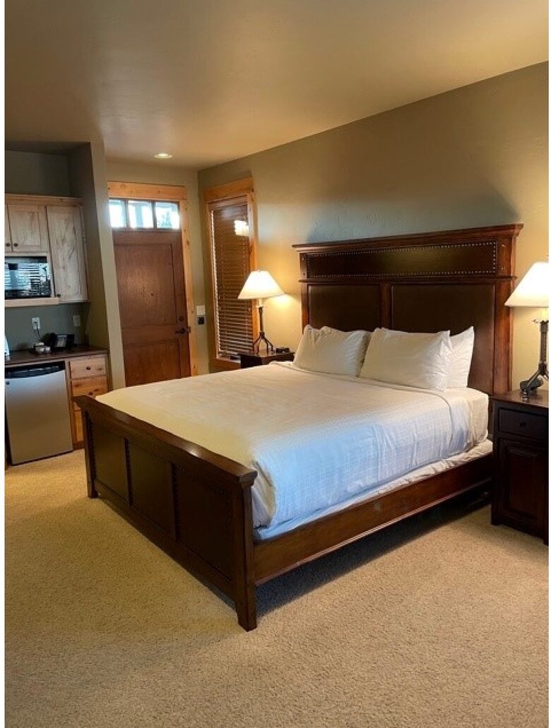 Sage Canyon Luxury 2BR Cabin - Powell Butte, Oregon